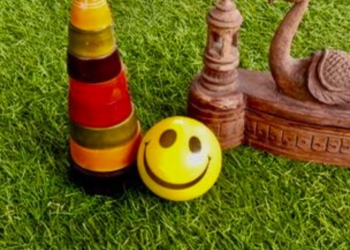 Lagori wooden game set